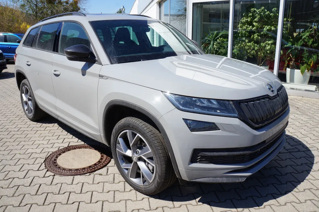 Skoda Kodiaq 2.0 TDI DSG 4X4 SPORTLINE*NAVI*ACC*PANO* Image 3