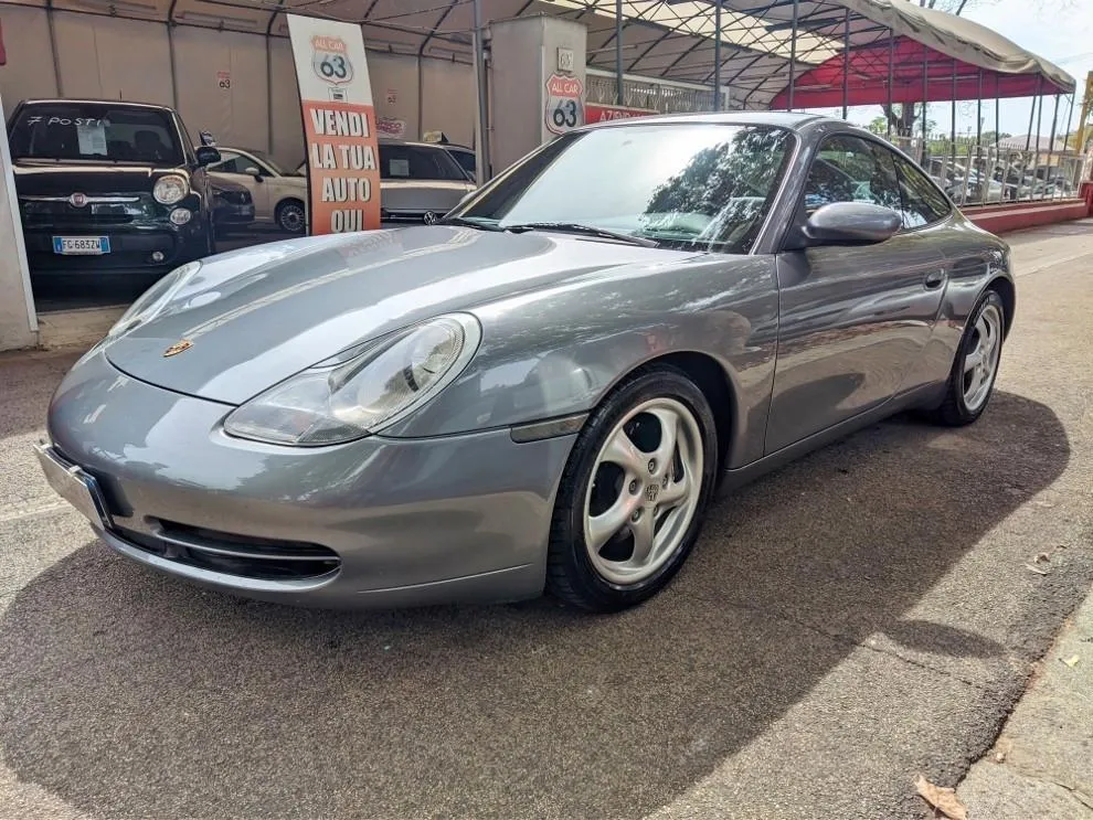 PORSCHE 911 Carrera Coupé Image 1